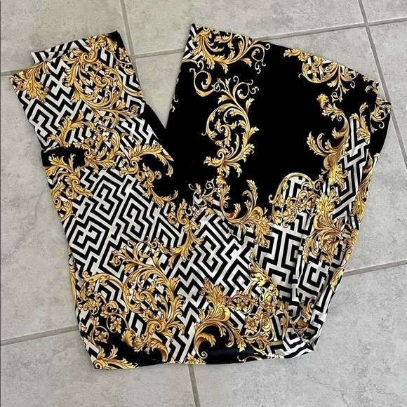 Black, Gold & White “Versace Like” Print - Picture 2 of 5